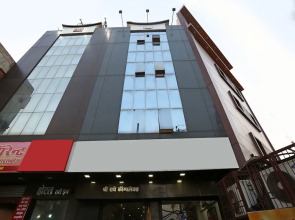 OYO 12027 Hotel Amara