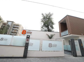 8 Room Hotel