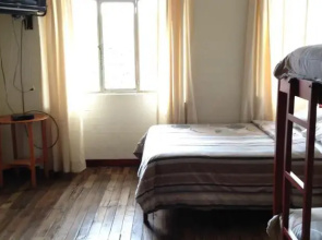 Hostal Alvanos