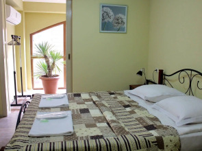 Гостиница Red Fox Guesthouse