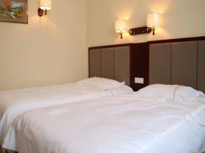 Huangguan Holiday Hotel(横店皇冠假日公寓)