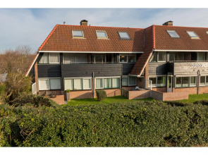 Attractive holiday home in Zoutelande near center