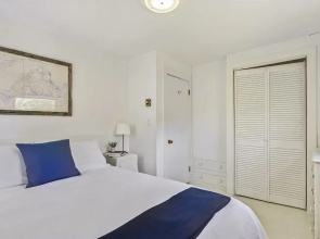 Oak Bluffs 3-Bed Cottage, Walk to Town