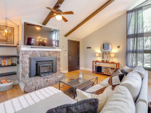 Townhome Near Dtwn Flagstaff: Grill, Golf & Relax!