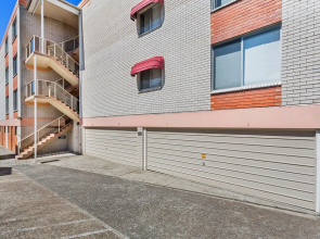 2 Bedroom Apartment Laman Lodge Unit 2