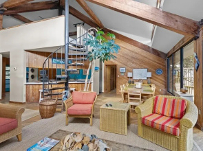 Beach Grove 3 Bedroom Home