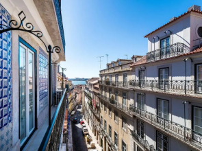 Stunning 2BDR Apartment in Chiado by LovelyStay
