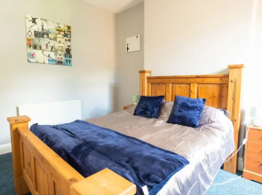 Windsor Apartment with Parking