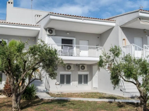 Family Maisonette with pool #2