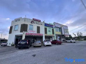 Seri Kemaman Inn, Chukai Terengganu By Zuzu