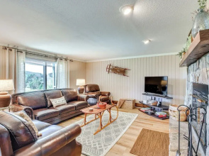 Newly Renovated Sky Valley Condo w/ Mtn Views