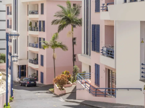 In the Touristic Area and With a Balcony, Casa Branca VI