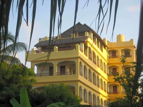 Msafini MangoTop Roof Hotel