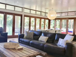Liapari Beach House