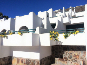 Laguna Apartments