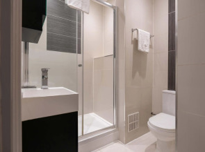 Ascot Hyde Park Hotel