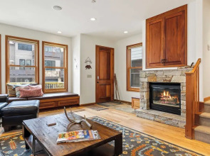 Pacific Street Townhome 514b by Avantstay Cute Townhouse in the Heart of Telluride!