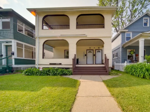 Ashtabula Vacation Rental w/ Covered Balcony