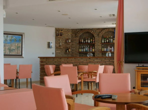 Oasis Hotel Kyparissia