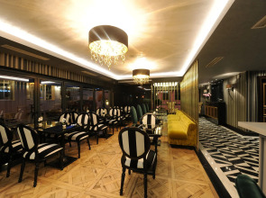 Le Petit Palace Hotel