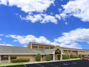 AmericInn by Wyndham Dickinson