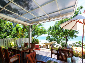 Baan Bayan Beachfront Hotel