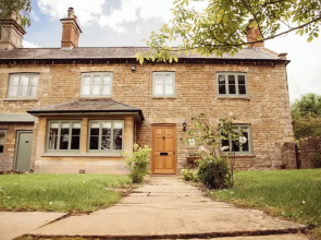 The Falcon Cottages