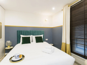 Les Halles - Louvre Private Apartment