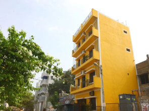 OYO 9784 Home Heritage 1BHK White Town