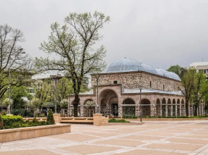 Luxurious, completely renovated apartment