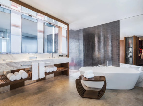 W Shanghai - The Bund