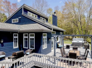 'the Mountain House:' Windham Retreat w/ Hot Tub!