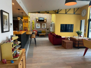 Loft Spa Reims-fr 200m2 privatifs, piscine intérieure chauffée, spa et parking