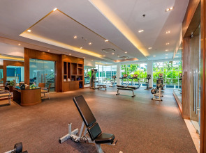 Курортный отель Fishermen's Harbour Urban Resort