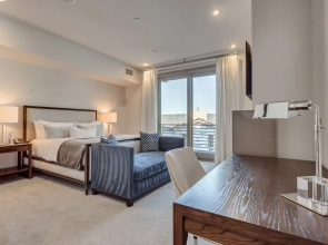 Premium Three Bedroom 3 Apartment Hotel by RedAwning