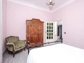 Lush Garden Steps Away from Great Park