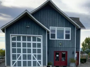 Dungeness Barn House Bed & Breakfast