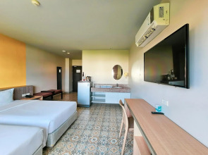Отель Recenta Suite Phuket Suanluang