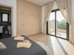 Serenity Villa with Private Pool - 200m to Sea or Beach