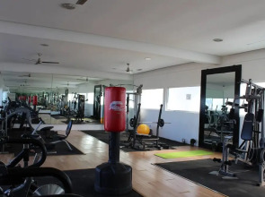 Loft Zona TEC, practical w view, gym, 1KSB terrace, 1 bathroom by Mty Living - Danis