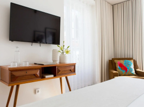 The 8 Downtown Suites
