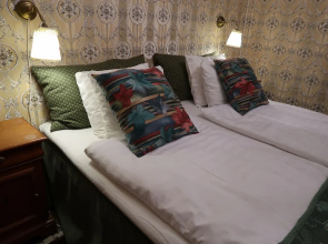 "room in Guest Room - Hotel Tre små rum - Double Room With Shared Bathroom"