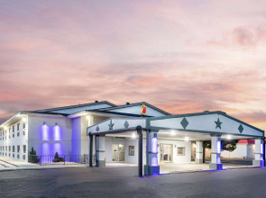Super 8 by Wyndham Amarillo Central TX