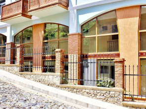 Гостиница Red Fox Guesthouse