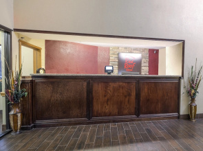 Red Roof Inn & Suites Hermitage