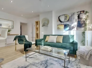 Modern Luxury Cozy Apartment