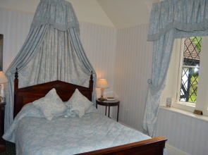Rylstone Manor