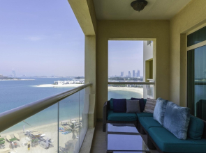 Beach Access Apt w Burj Sea Views on The Palm