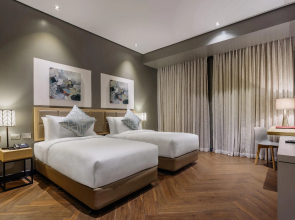 Summit Hotel Greenhills