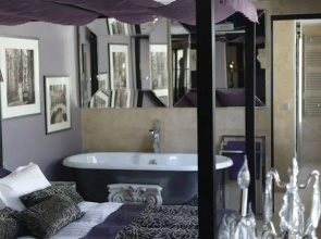 Vogue Hotel